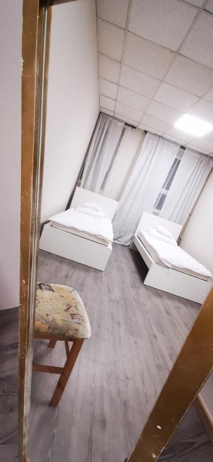 Hostel Powstaniec Wola - Private Rooms Warsaw Ngoại thất bức ảnh