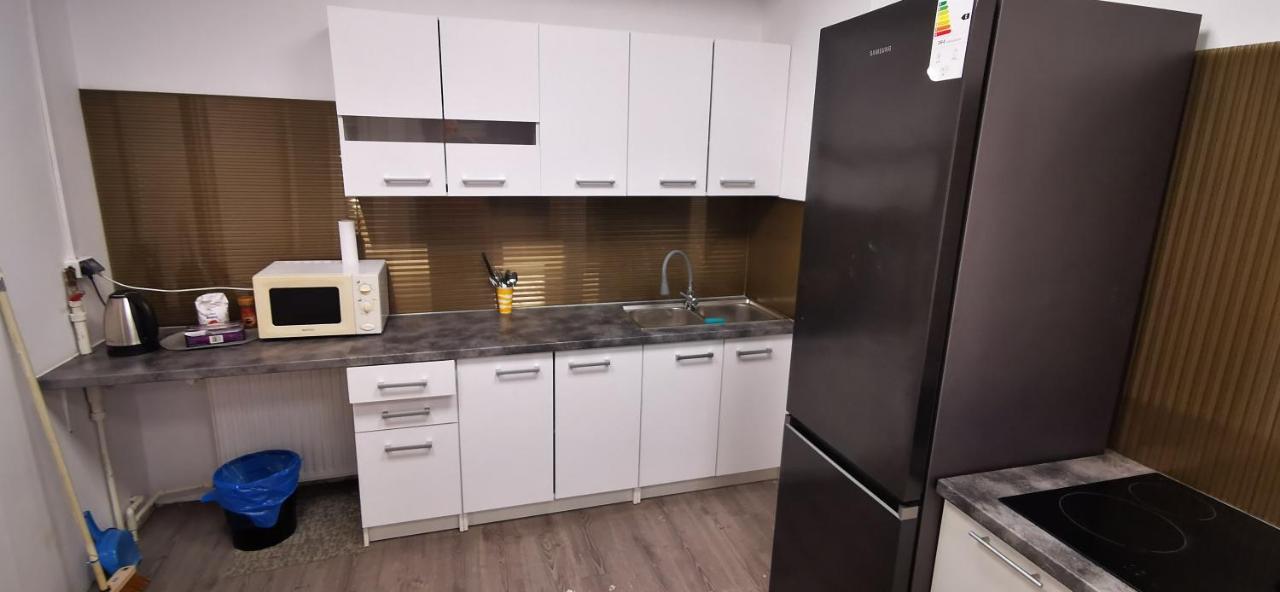 Hostel Powstaniec Wola - Private Rooms Warsaw Ngoại thất bức ảnh