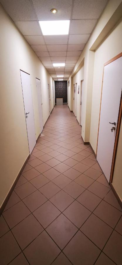 Hostel Powstaniec Wola - Private Rooms Warsaw Ngoại thất bức ảnh
