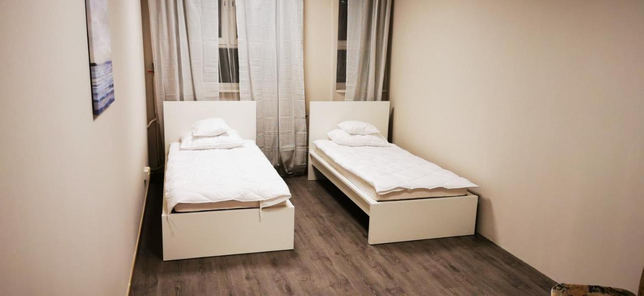 Hostel Powstaniec Wola - Private Rooms Warsaw Ngoại thất bức ảnh