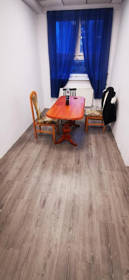 Hostel Powstaniec Wola - Private Rooms Warsaw Ngoại thất bức ảnh