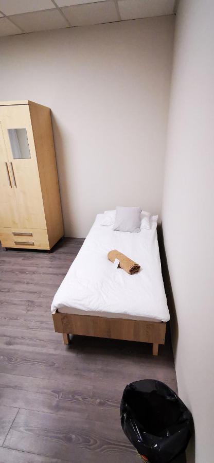 Hostel Powstaniec Wola - Private Rooms Warsaw Ngoại thất bức ảnh