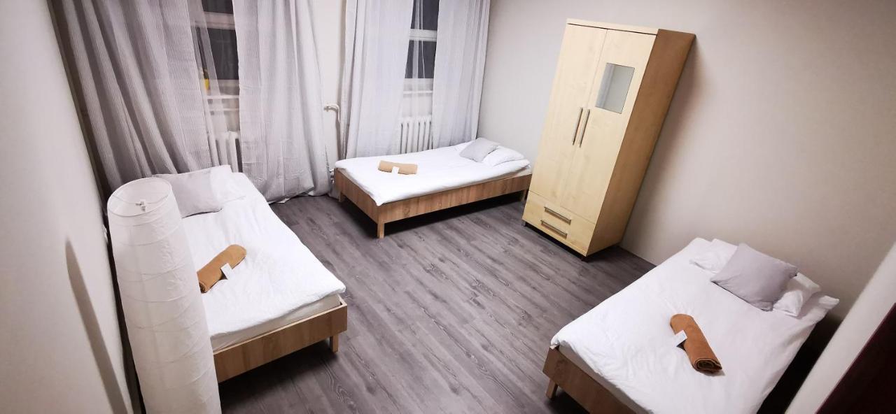 Hostel Powstaniec Wola - Private Rooms Warsaw Ngoại thất bức ảnh