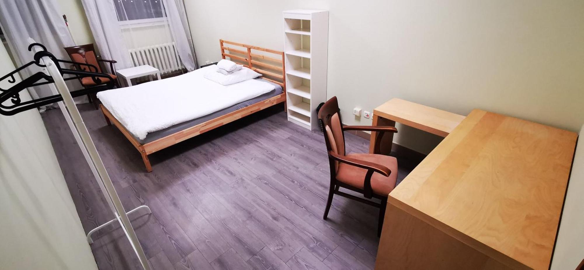 Hostel Powstaniec Wola - Private Rooms Warsaw Ngoại thất bức ảnh