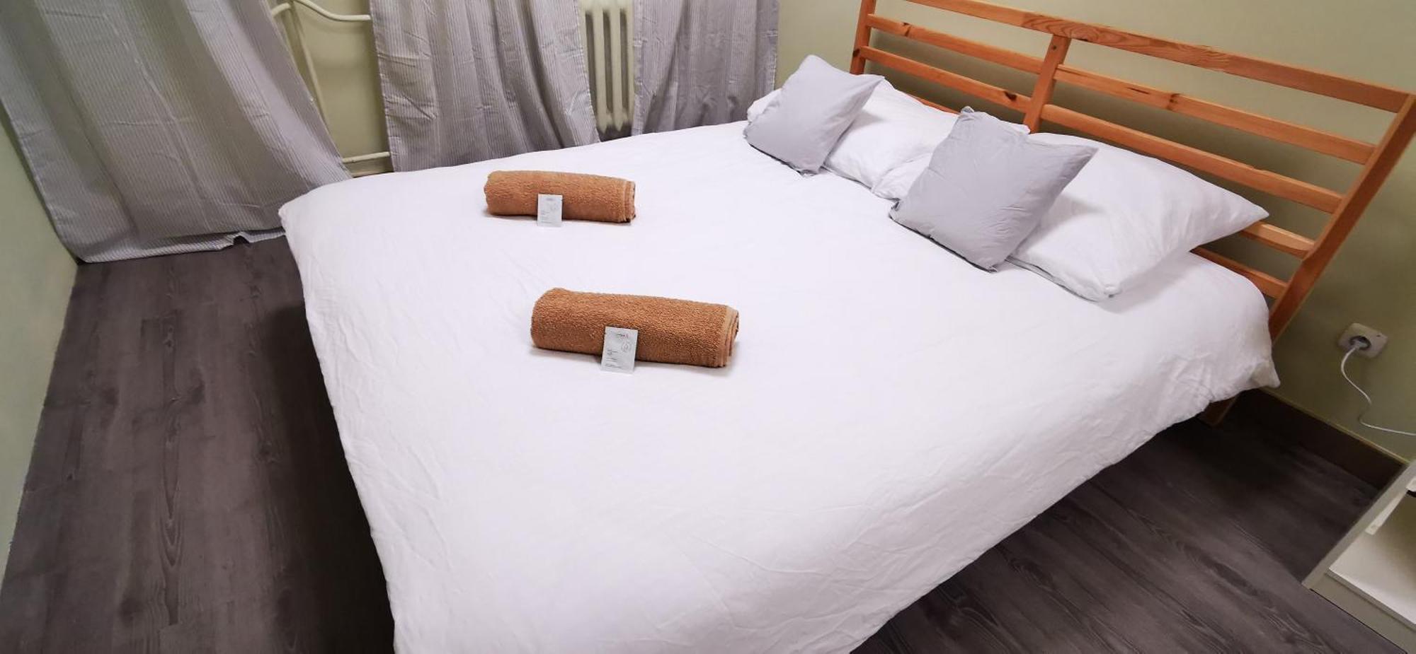 Hostel Powstaniec Wola - Private Rooms Warsaw Ngoại thất bức ảnh