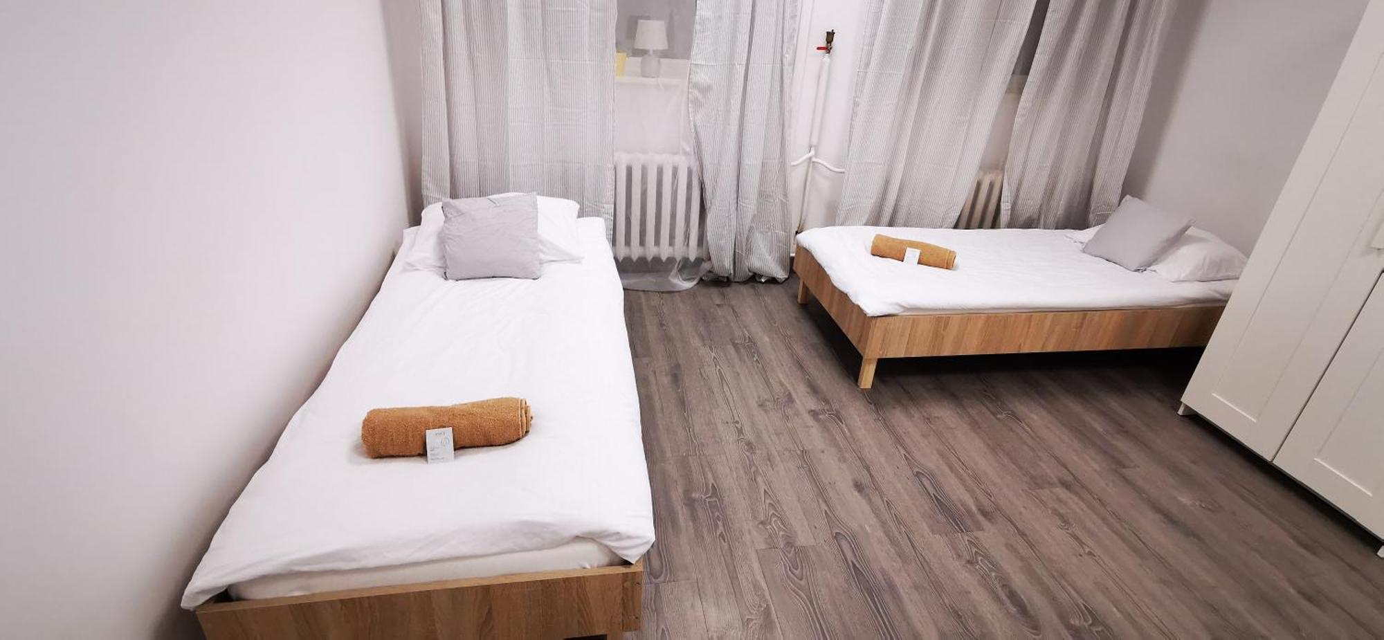 Hostel Powstaniec Wola - Private Rooms Warsaw Ngoại thất bức ảnh